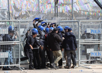 Diyarbakır'daki nevruz etkinliğine soruşturma