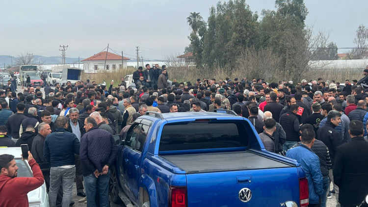 Domates üreticilerinden ihracat kısıtlamasına tepki