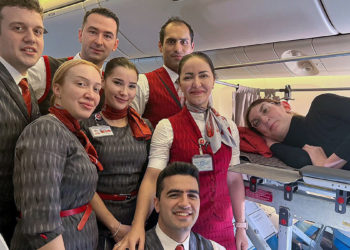 Dünyanın en uzun boylu kadını ABD'den döndü