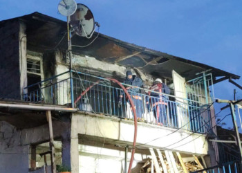 Elazığ’da soba patladı, evin bir kısmı çöktü