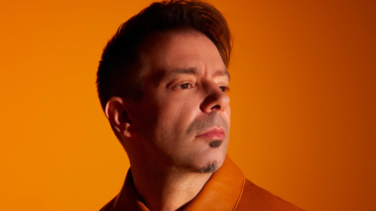 Emrah Demiralp'ten yeni single