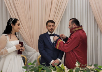 Enkazdan kurtarılan nişanlı çifte buruk nikah