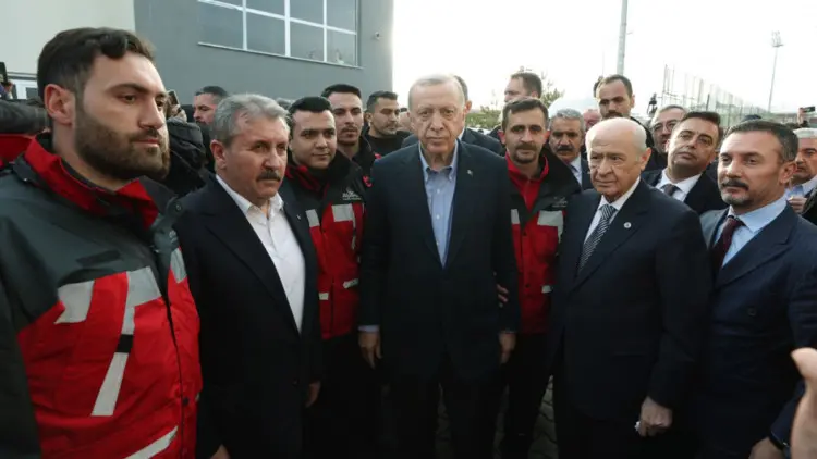 Erdoğan, alperen ocakları arama- kurtarma ekibiyle görüştü