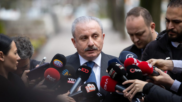 Erdoğan'ın 2. kez aday olmasında sorun yoktur