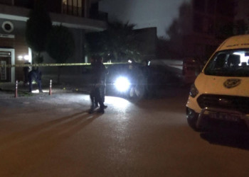 Eski eşi ile annesini tabancayla vurdu