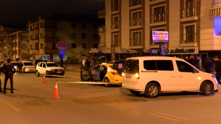 Eski sevgilisini öldürdürüp intihar etti