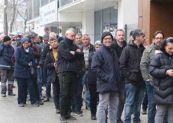 Eskişehir SGK önünde EYT kuyruğu