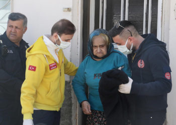 Eskişehir'de çöp evde yaşayan kadın: Ölmek istiyorum