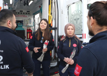 Eskişehir'de kadın sağlık çalışanlarına izin verildi