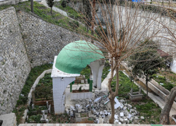 Gazi Abdurrahman Paşa'nın türbesini deprem vurdu