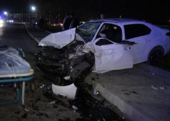 Gebze'de iki otomobil çarpıştı: 5 yaralı