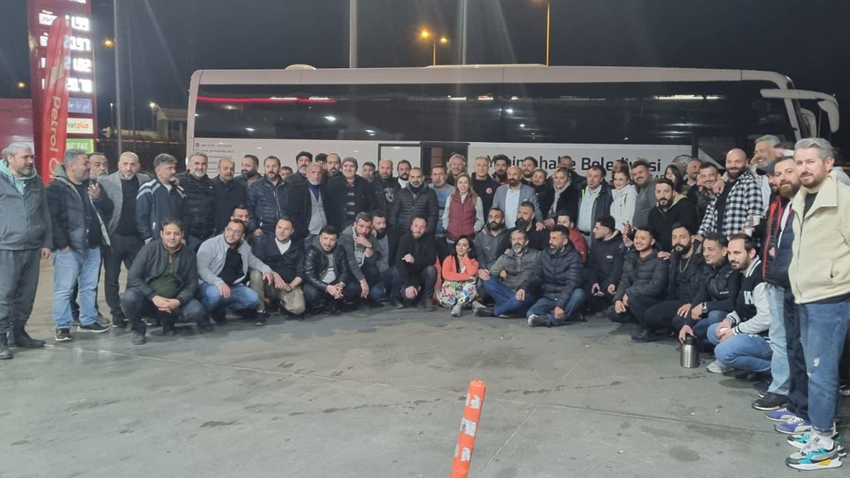 Gönüllü kuaförler deprem bölgesinde