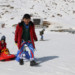 Hakkari'de depremzede çocuklar kayak yaptı