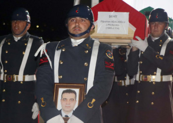 Helikopter pervanesinin çarptığı albay şehit oldu