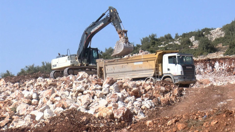 Kahramanmaraş'ta yeni konutlar için kazma vuruldu