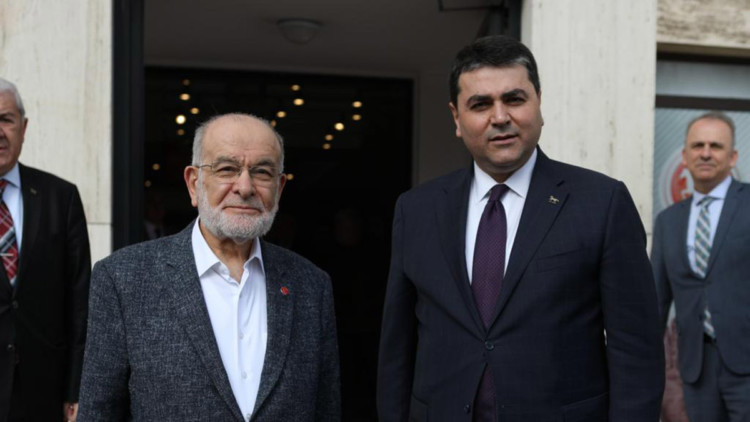 Karamollaoğlu, Gültekin Uysal'ı ziyaret etti