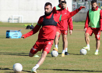 Karşıyaka'da Batuhan Akyüz formayı kaptı