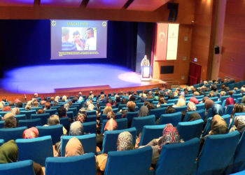 Kartal’da 'en iyi narkotik polisi anne' semineri