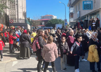 Kartal'da velilerden okul önünde eylem
