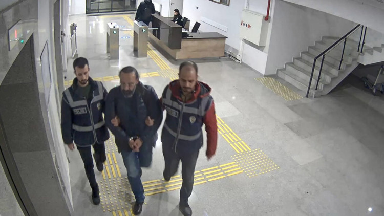 Kartopu Apartmanı'nın fen işleri sorumlusu yakalandı