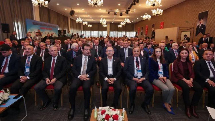 Kılıçdaroğlu, chp'li belediye başkanlarıyla buluştu