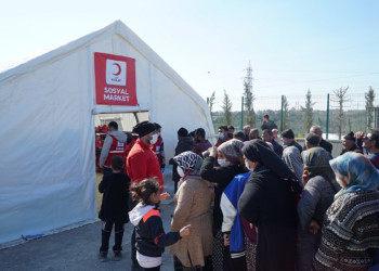 Kızılay deprem bölgesine 12 sosyal market