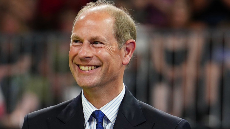 Kral Charles kardeşine babasının unvanını verdi