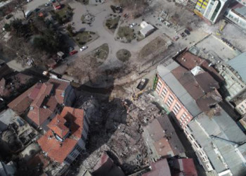 Malatya'da 54 enkazı kaldırma çalışması