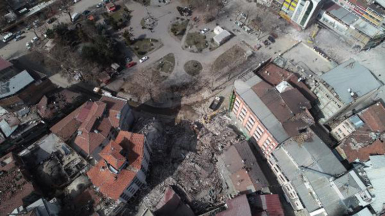 Malatya'da 54 enkazı kaldırma çalışması