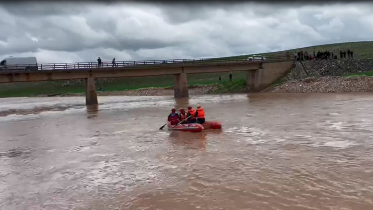 Mardin'de dereye düşen Fatma kayboldu