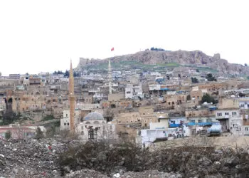 Mardin'de kültürel dokuyu bozan bina yıkıldı