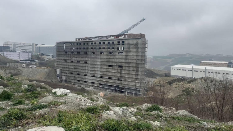 Molozların altında kalan inşaat işçişi öldü