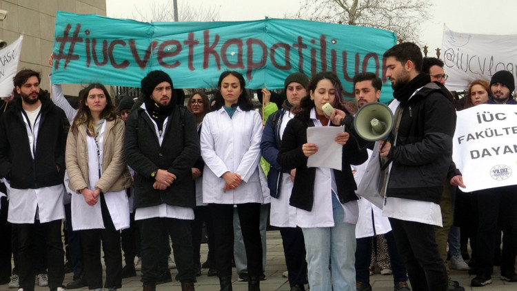 Öğrenciler hayvan hastanesi için eylem yaptı