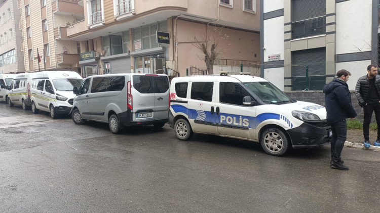 Pendik'te eşini öldüren koca 5. kattan atladı