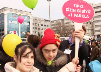 Samsun'da down sendromlu bireylerden yürüyüş