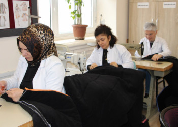 Samsun'dan depremzedelere termal uyku tulumları