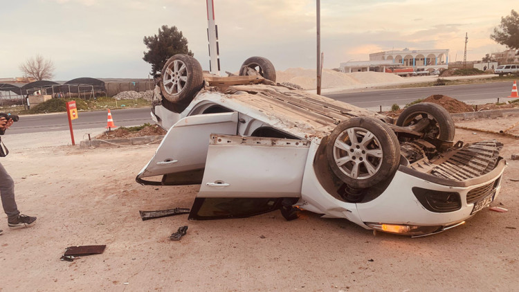 Şanlıurfa'da otomobiller çarpıştı: 5 yaralı