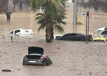 Şanlıurfa'da sel felaketi: Sele kapılan 6 kişi aranıyor