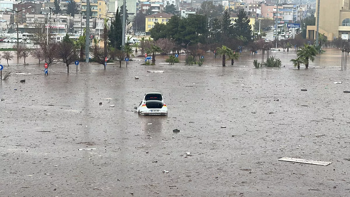 Sanliurfada sel felaketi sele kapilan 6 kisi araniyors - öne çıkan - haberton