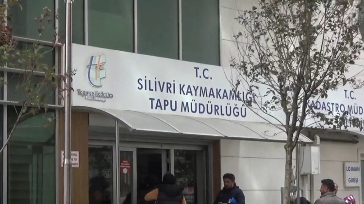 Silivri Tapu Müdürlüğü'ne operasyon: 79 gözaltı 