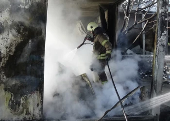 Silivri'de işçi konteynerlerinde yangın çıktı