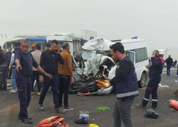 Şırnak’ta iki minibüse TIR çarptı: 8 yaralı