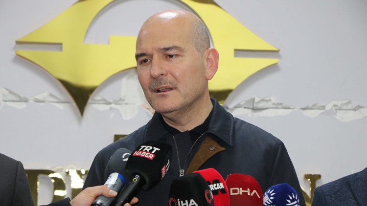 Soylu, Adıyaman'da enkaz bölgelerini inceledi