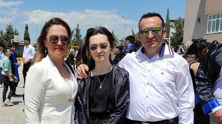 Sude Lal Öcal'dan acı haber geldi