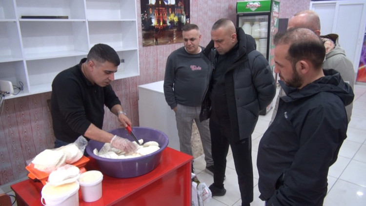 Sultangazi'de depremzede üreticilere destek   