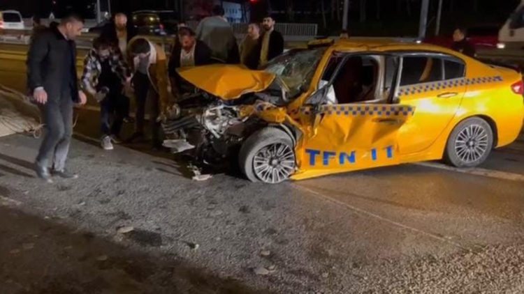 Sultangazi'de kaza; biri çocuk 5 kişi yaralandı