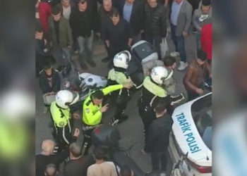Sürücü ile polis arasında arbede kamerada
