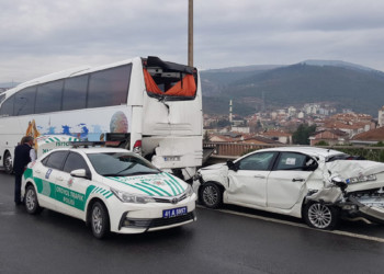 TEM'de 23 aracın karıştığı kaza meydana geldi
