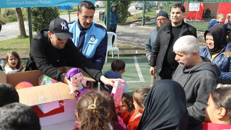 Tanrı Dağları’ndan depremzede çocuklara oyuncak