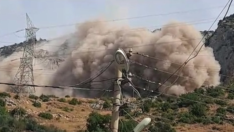 Taş ocağında dinamit patlatılması afetzedeleri korkuttu